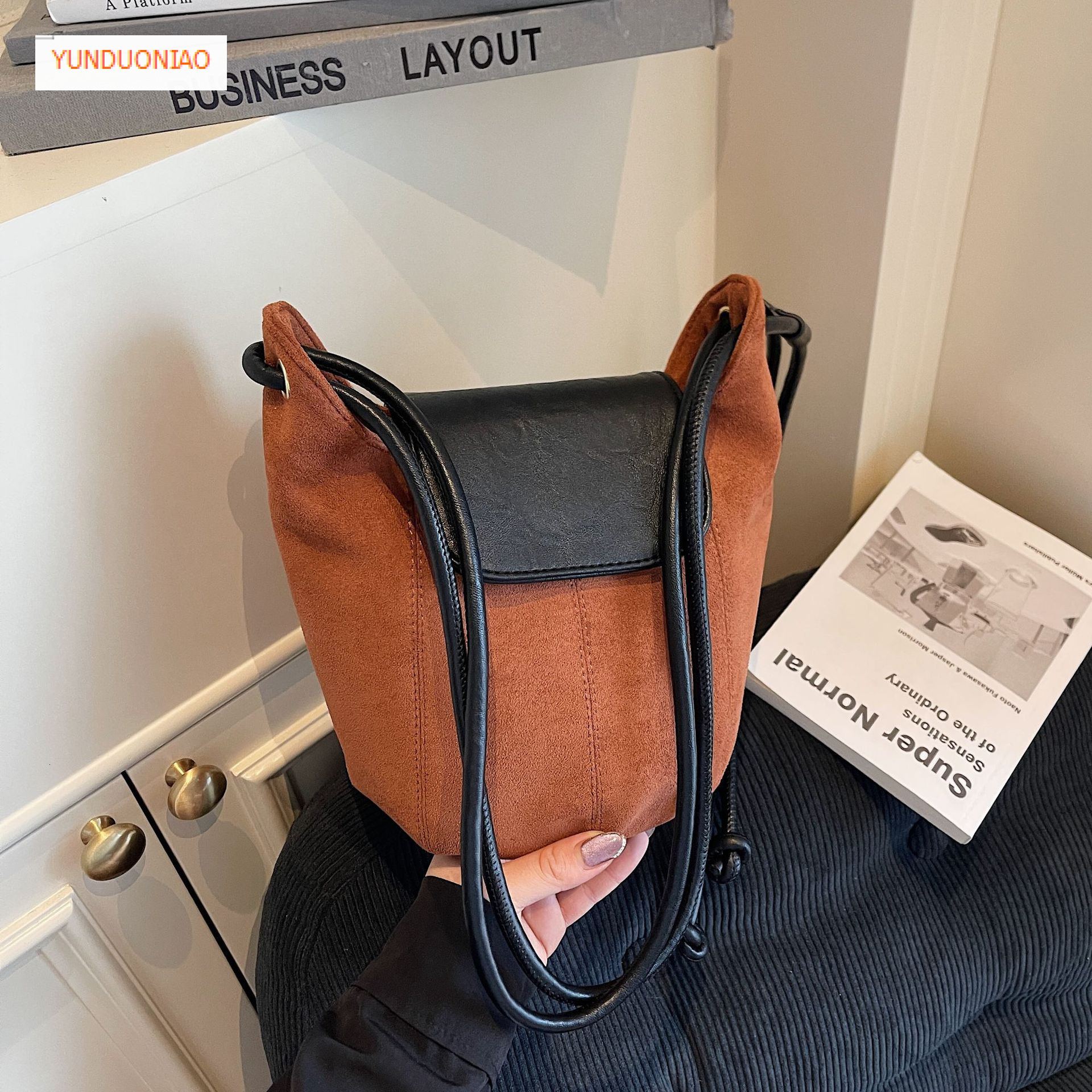 2025 Luxury handbag new autumn and winter designer bag women's crossbody bag retro style matte bucket bag women's shoulder bag