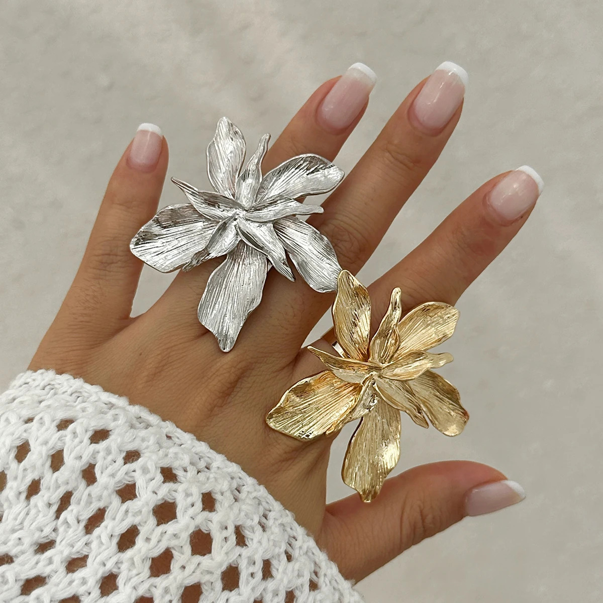 Salircon 2024 Personality Double Layered Metal Flower Ring for Women Trend Punk Party Adjustable Ring Ladies Jewelry Gift 251016