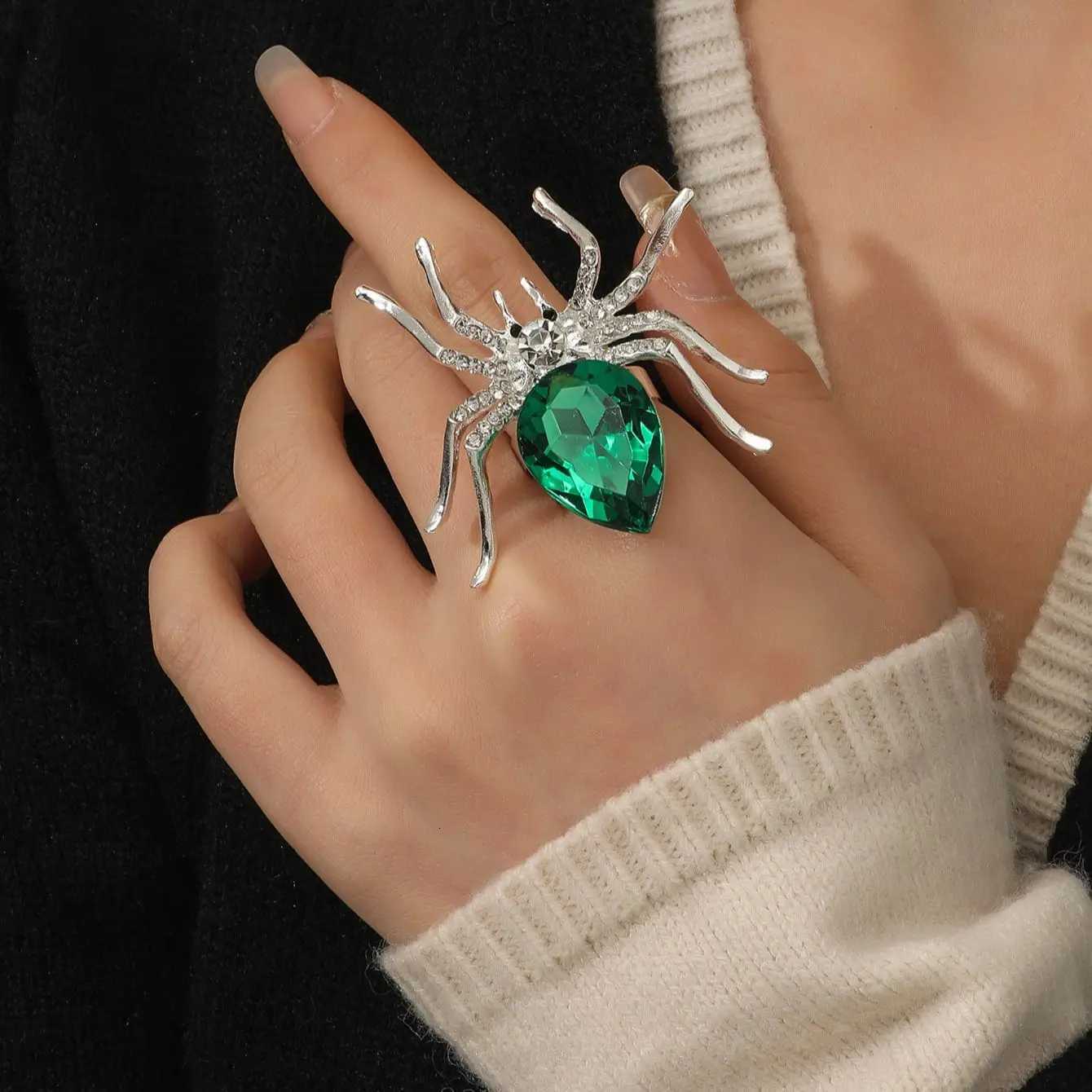1 Piece Punk Simple Temperament Highgrade Sapphire Emerald Ruby Animal Spider Ring Ms Fashion Single Holiday Travel Z251017