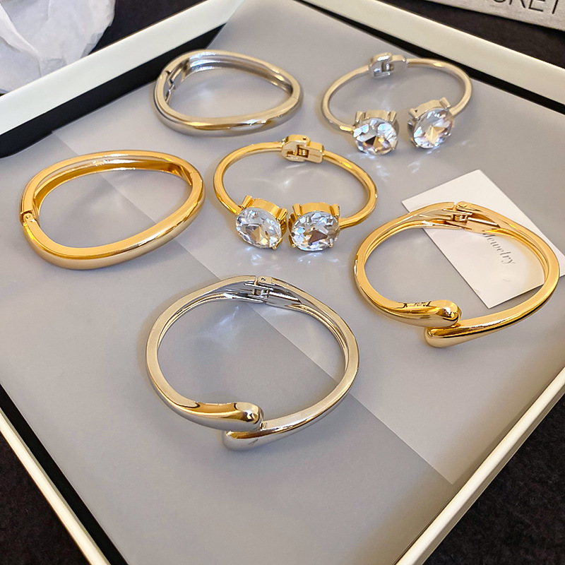 High-end Glossy New Simple Elegant Bracelet Light Niche Minimalist Style Jewelry