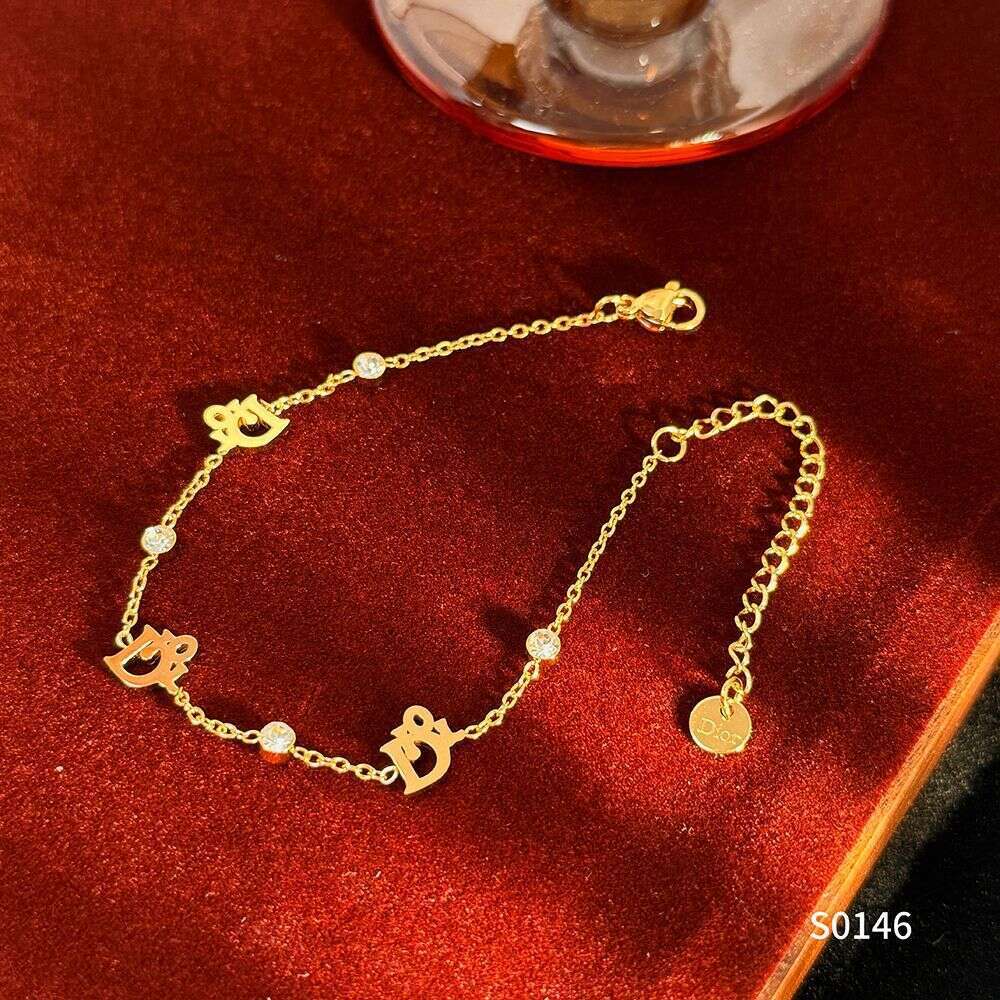 Non-Fading Titanium for Women New gold Stainless Steel D Letter Bracelet with High-End Feel
