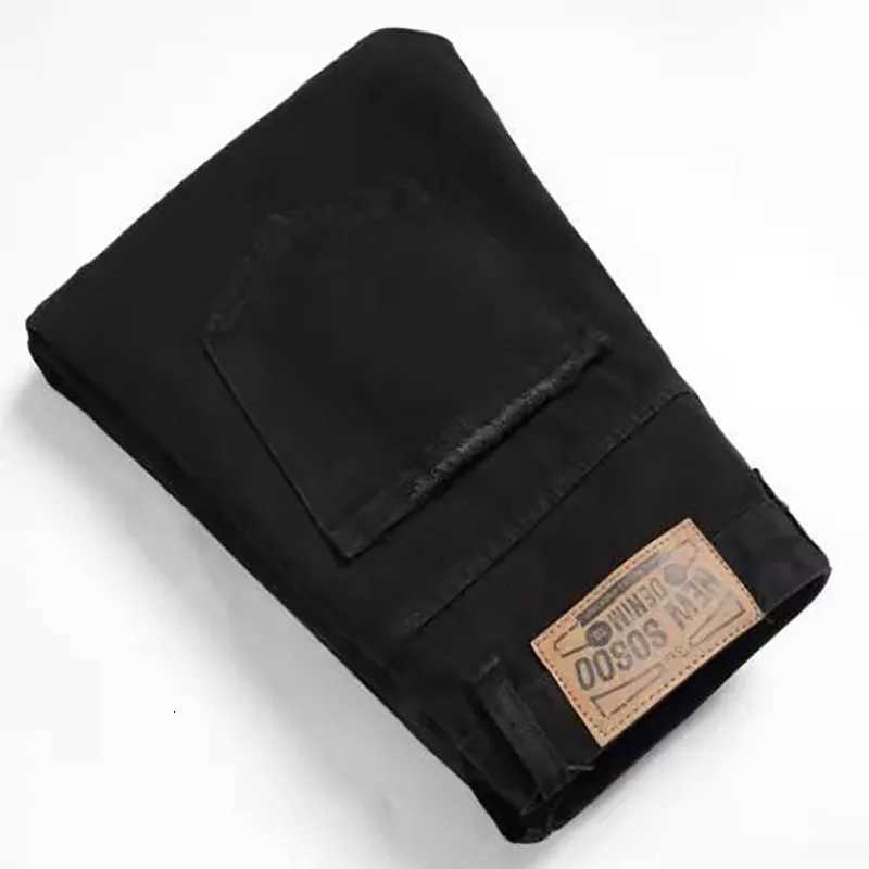 Autumn And Winter Retro Black Ripped Jeans MenS Straight Leg Pants Pentagram Patch Casual Jeans Pants Y251105