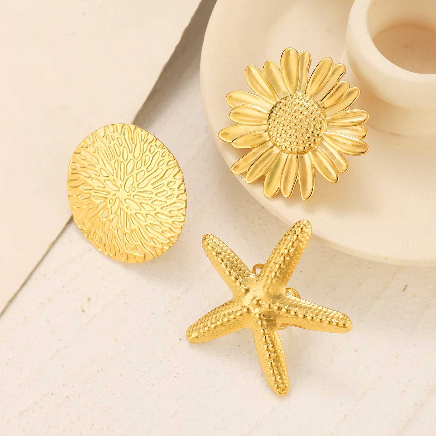 Stainless Steel Metal Texture Rings for Women Girls Exaggerated Flower Sunflower Starfish Open Rings Party Jewelry Gifts 2024W251017