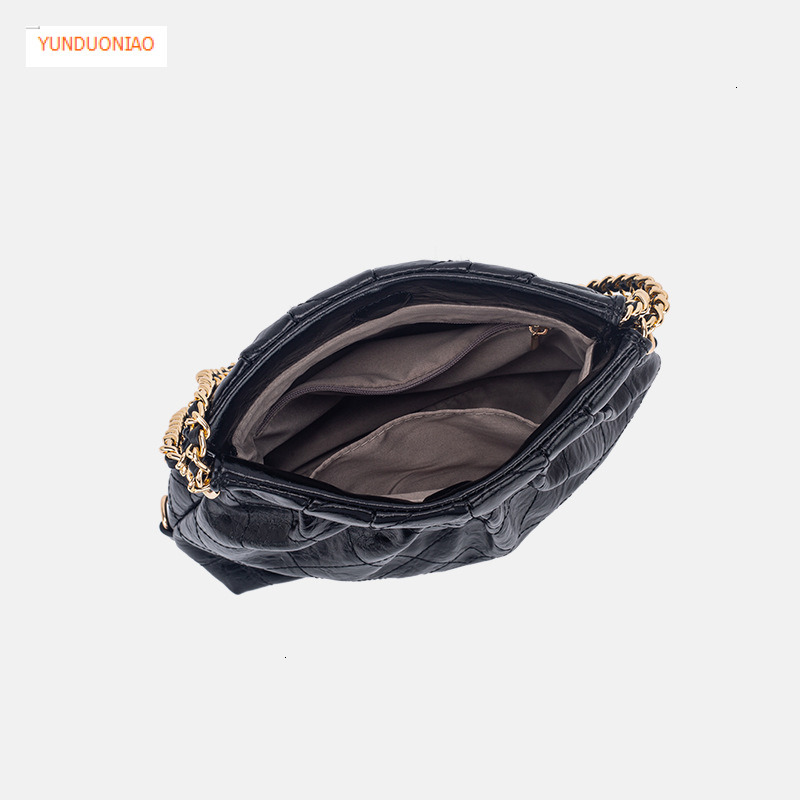 Autumn and winter new designer bag new backpack quilted garbage bag chain type women's shoulder bag fashionable and versatile commuting bag