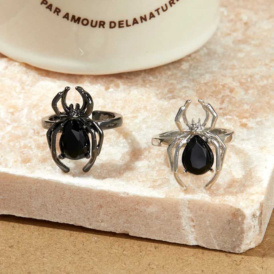 Vintage Halloween Gothic Punk Spider Rings For Women Men Insect Animal Ring Crystal Stone Opening Ring Party Jewelry Gift Z251017