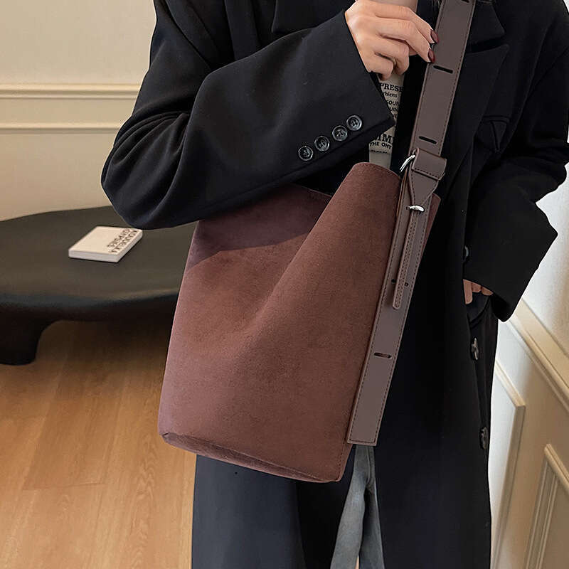 Commuting Matte Large Capacity for Women 2024 New Autumn Winter Versatile Crossbody Fashion Single Designer Bags Shoulder Bucket Bag