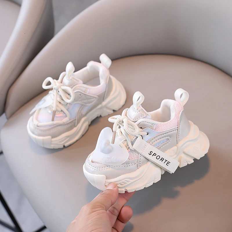 Girls Sports Shoes 2024 Spring and Autumn New Childrens Dad Shoes Mesh shoes boys Versatile Little White ShoesT251017