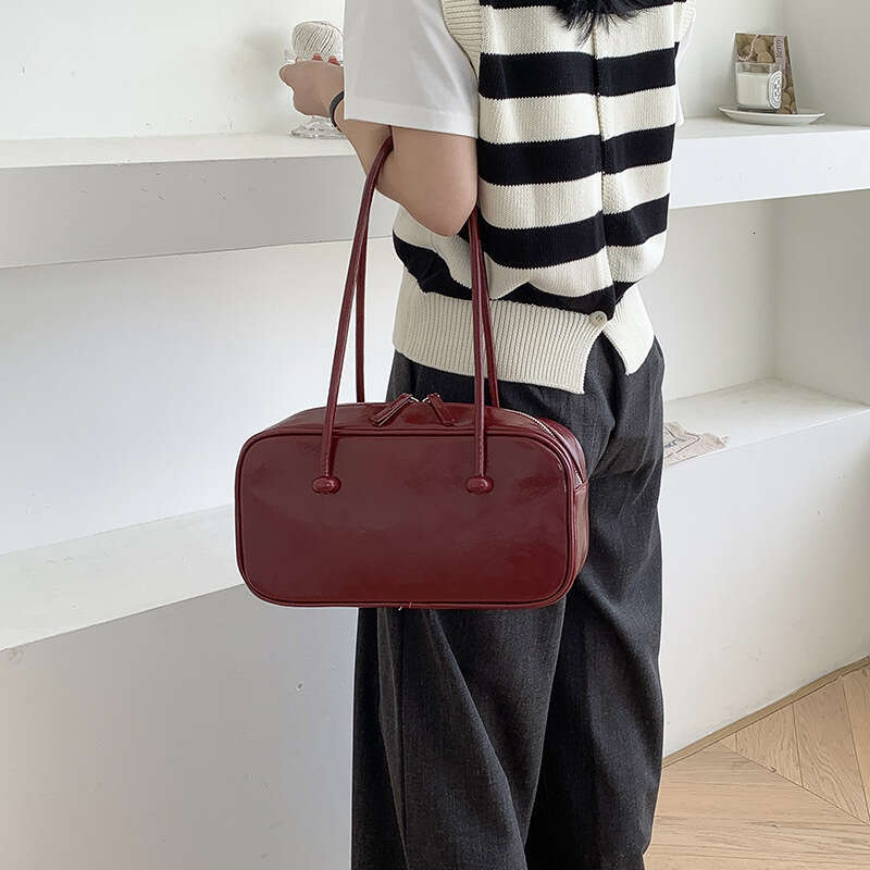 Autumn New Oil Wax Leather Boston Small Square Korean Style Large Capacity Commuter Fashion Single Shoulder Bag For Women B5