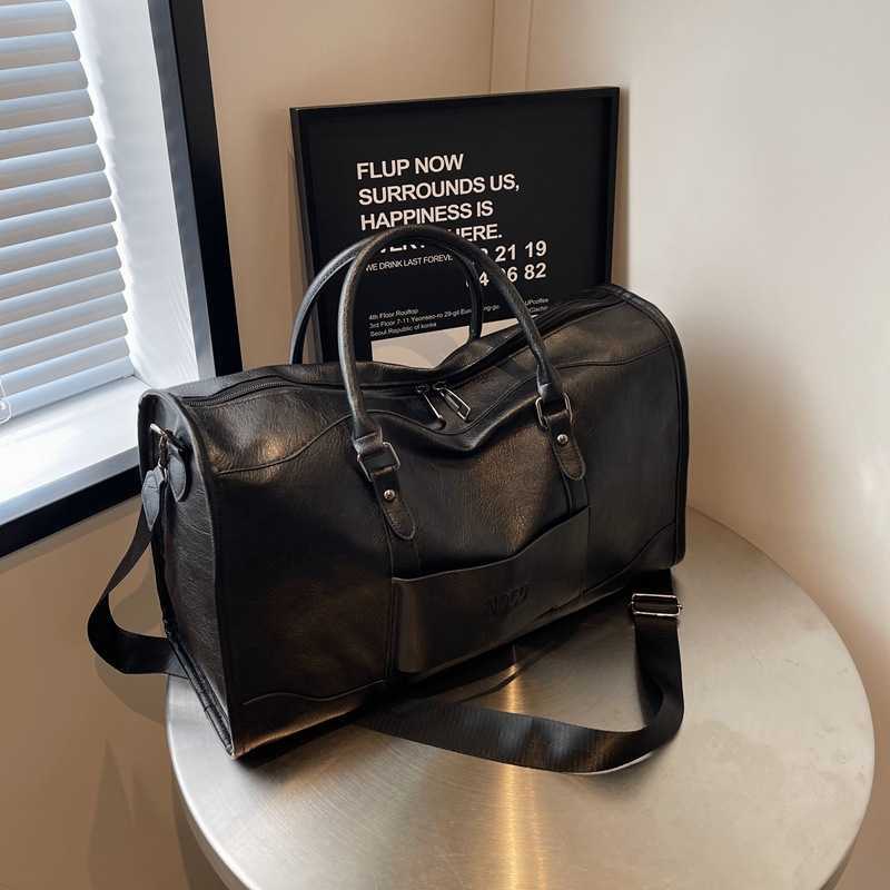Women's Sports Fitness Bag Leather Fashion Travel Handbag Clothes Luggage Bag Large Capacity Travel Bag