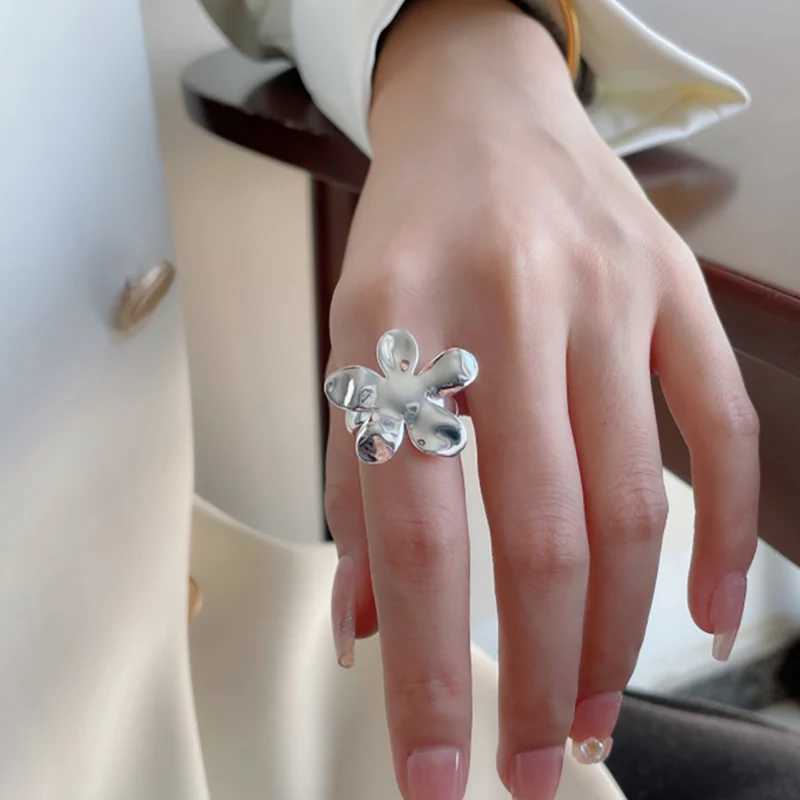 Foxanry Silver Color Flower Geometric Rings For Women Girl Minimalist Exaggerated Sweet Elegant Handmade Engagement Jewelry GiftW251017