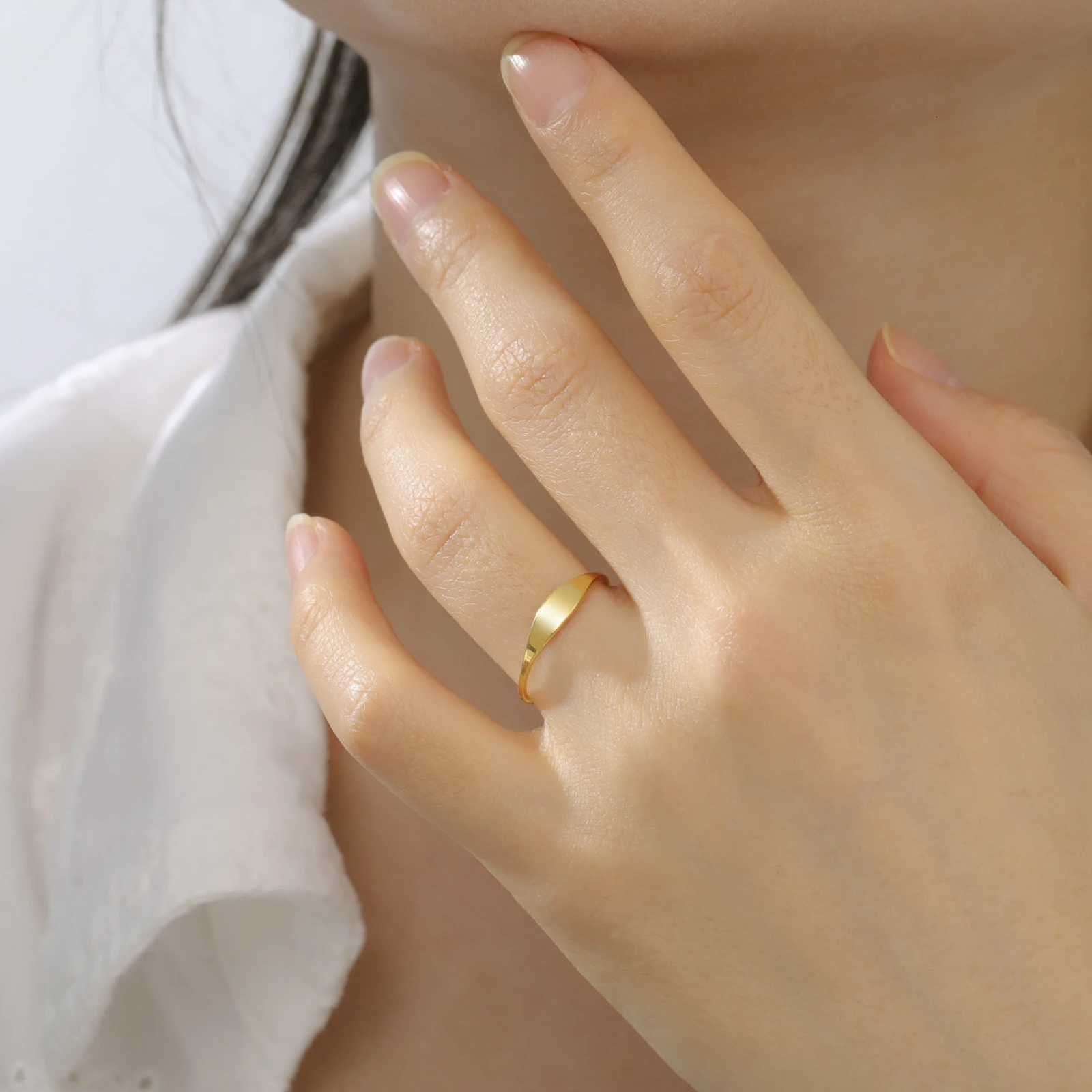 Skyrim Stainless Steel Gold Color Minimalist Rings for Women Fashion Simple Finger Ring Jewelry Gift WholesaleW251017