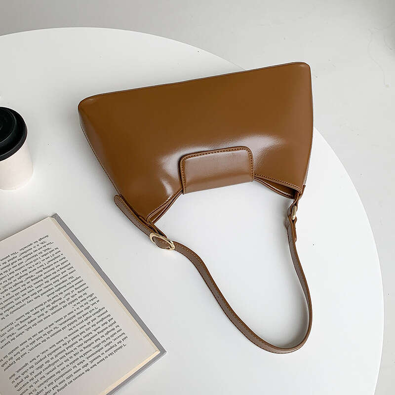 High-End Soft Leather Baguette Shoulder Fashionable Elegant New Versatile Handbag Daily Commute Underarm Bag B5