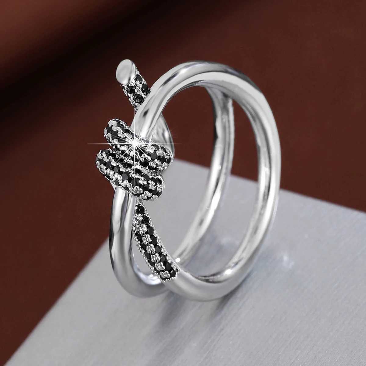 Fashion Classic Knot Shaped Ring WomenS Cz Copper Ring For Gift Daily Wear Z251017
