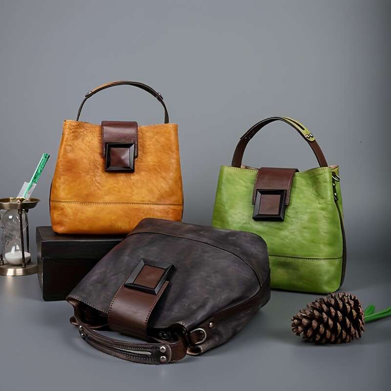 A Classic Style Genuine Leather Crossbody Suitable For Women, With Adjustable Shoulder Strap, Zipper Closure, Polyester Lining, Manufactured In Guangz