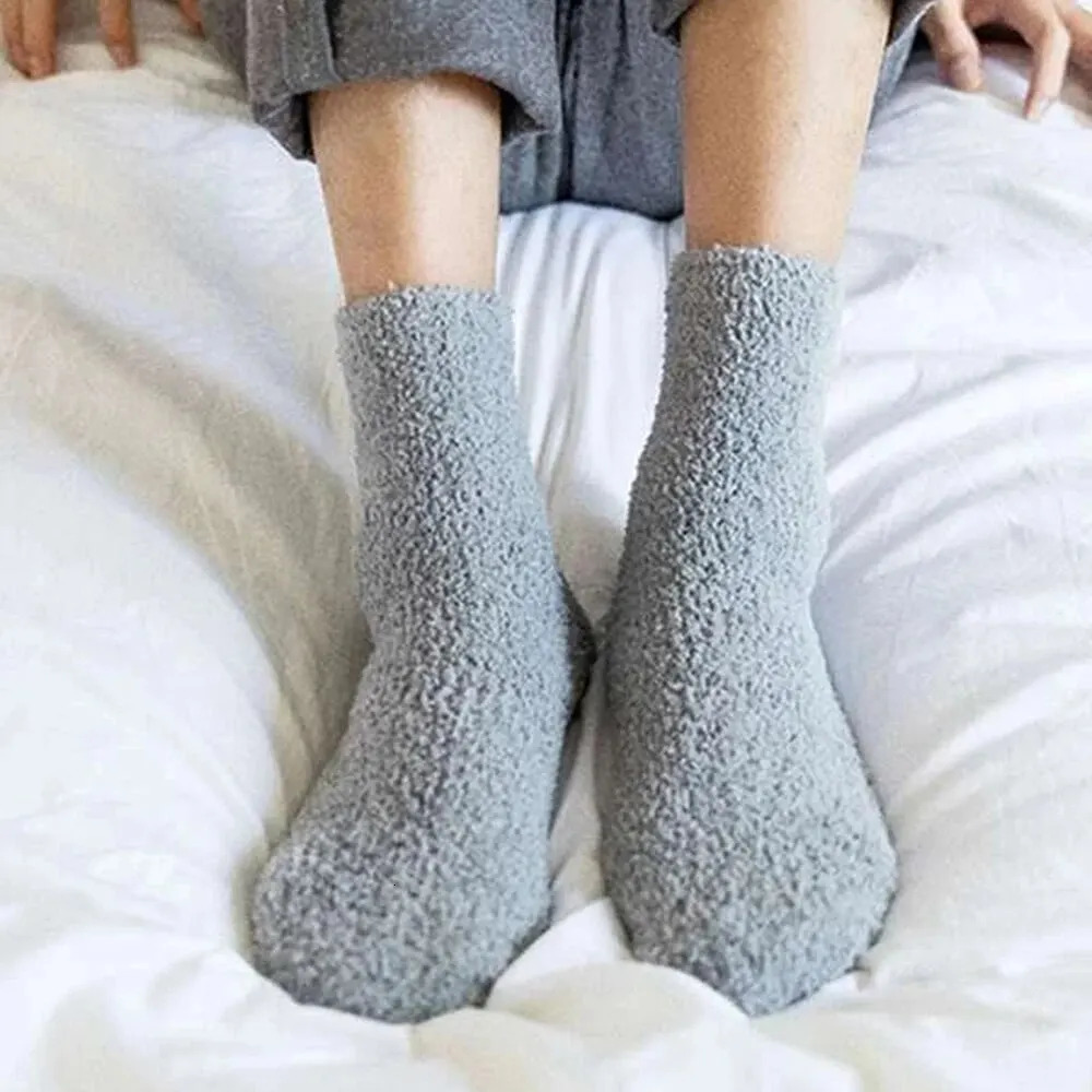 510 Pairs Men Thickened Mid Tube Plush Socks Winter Warmth Coral Fluffy Solid Color Soft Comfortable Men Sleeping Floor Socks 251017
