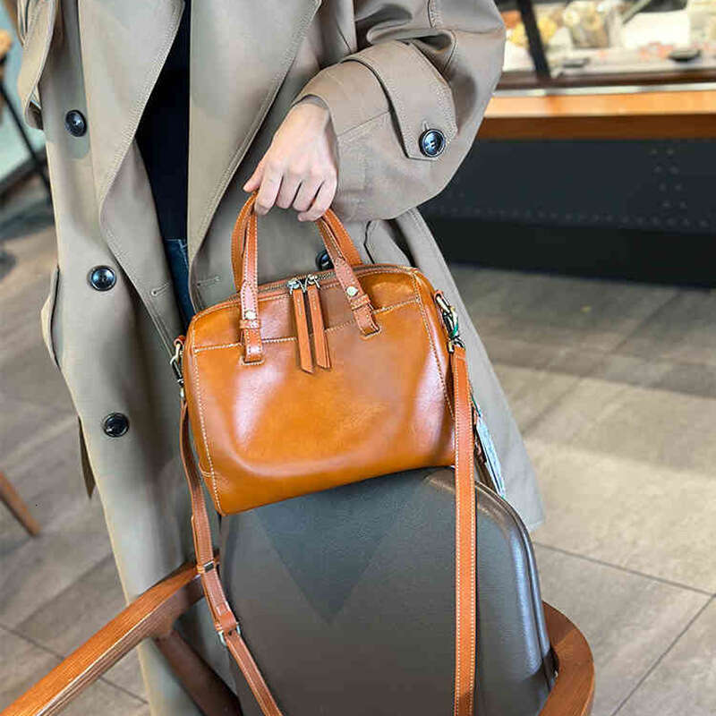 Elegant New Genuine Leather Boston Pillow Crossbody Textured Fashionable Vegetable Tanned Top Layer Cowhide Women S Bag High Quality