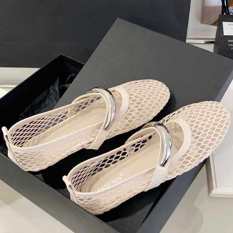 Mesh Round Toe Women Sandals Fashion Metal Decoration Breathable Hollow Flat Shoes Casual Comfort Shallow Nonslip Designer Shoe Z251015