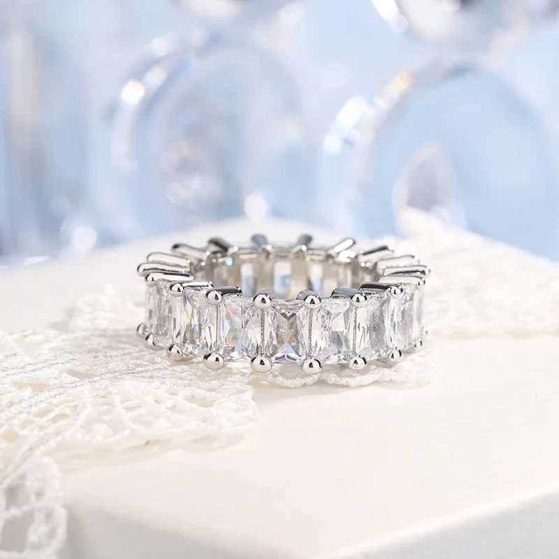 2024 New Arrivals Womens Large Zircon Gold Rings Fashion Wedding Engagement Rings 925 Silve Hip Hop JewelryW251017