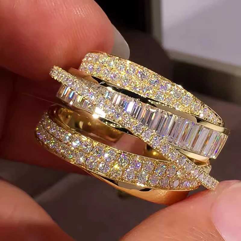 Huitan Gorgeous Gold Color Wide Opening Ring Female Luxury Bright Zirconia Finger Adjustable Accessories Fashion Party Jewelry Z251017