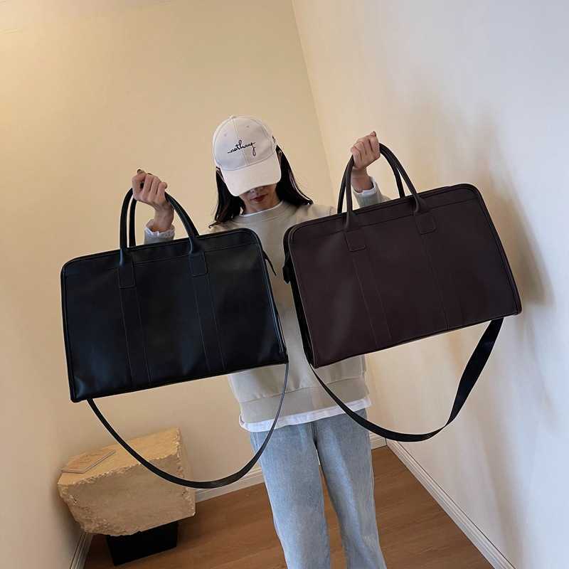 New Fashion Leather Short Trip Bag for Women, Large Capacity Business Trip Handheld Pillow Bag, Trendy Sports Fitness Crossbody Bag 250415