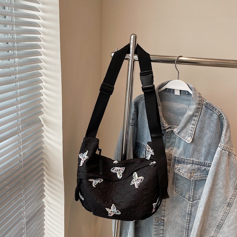 Spring women's fashionable and compact phone bag with large capacity function, new high-end student versatile, casual and simple shopping commuti