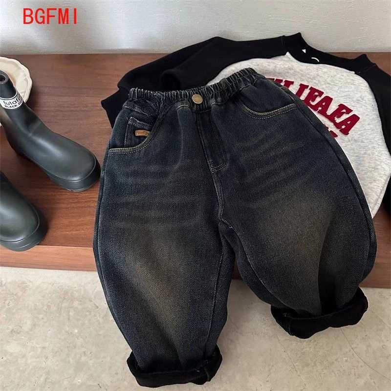 Korean Loose Infant Bottoms Kids Winter Velvet Jeans Plush Casual Baby Boys Straight Pants Girls Soft Thick Denirsm TrousersT251017