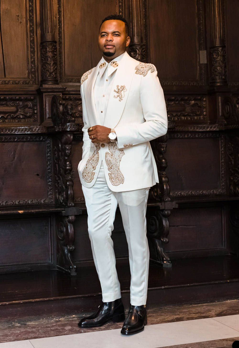 Exquisite Wedding Groom Tuxedo Shawl Lapel Appliques Beadings 2 Piece Blazer Pants Formal Evening Party Men Suits Customized