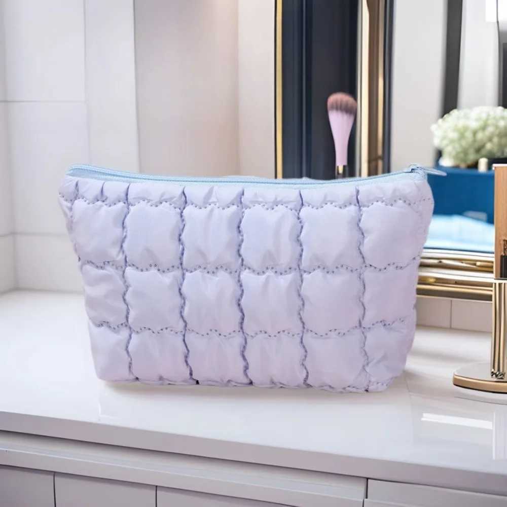 Fashion Women Bubble Cosmetic Handbag Travel Organizer Cloud Makeup Lipsticks Cotton Pouch Fashion Large Capacity Zipper Bag W251017