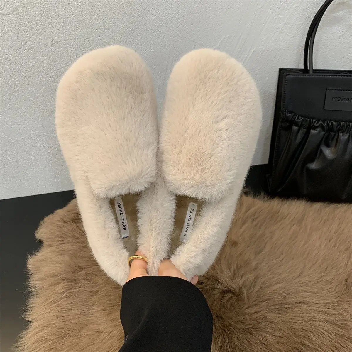 Black Downy Slip On Loafers Women Warm Winter Flat Fluffy Shoes Soft Sole Beige Fur Moccasins Mom Granny Furry Ballet Flats 251013