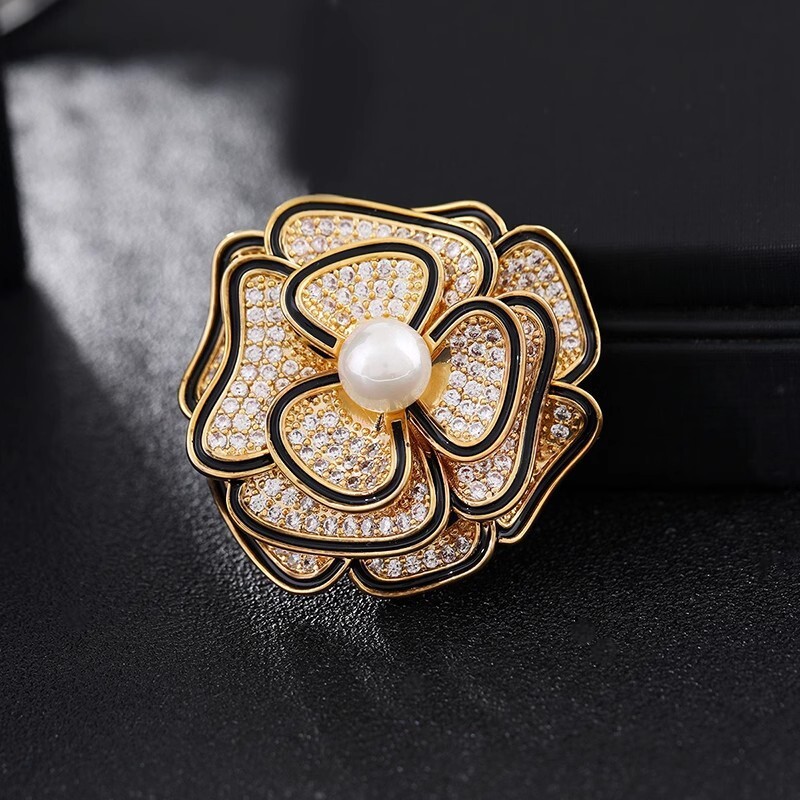 luxury designer camellia small fragrance style luxurious exquisite brooch design sense niche spring autumn coat pin accessory for women