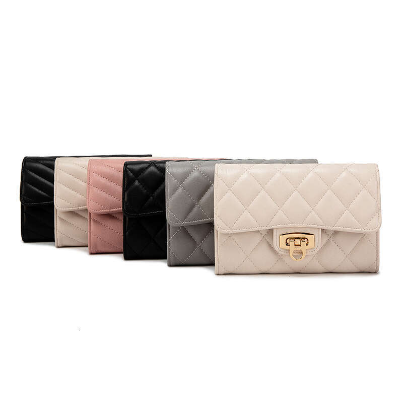 Fashion V Pattern Embroidered Small Square 2025 New Trend Versatile Lock Chain for Women High-end Handheld Crossbody Bag