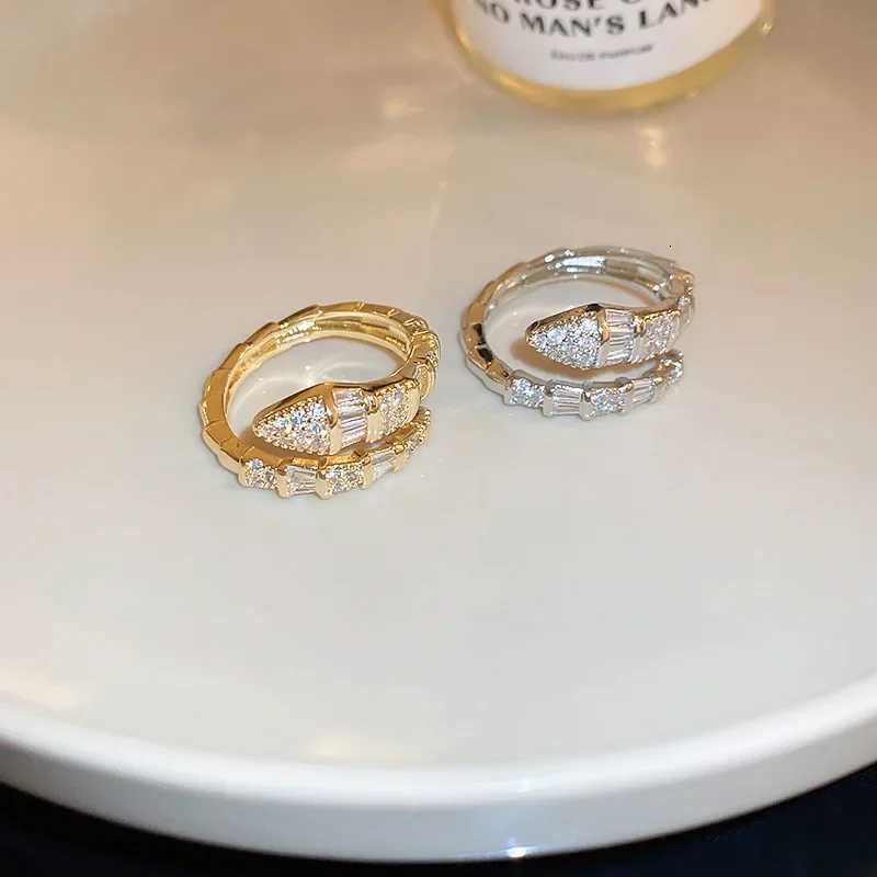 Versatile Fashion Trendy Snake Shaped Open Rings for Women Highend Zircon Stainless Steel Adjustable Rings Jewelry Accessories Z251017
