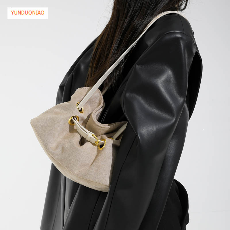 Autumn and Winter New Designer Bag Retro Style Underarm Bag Luxury Handbag New Simple Style Versatile Commuter Bag Women's Shoulder Bag