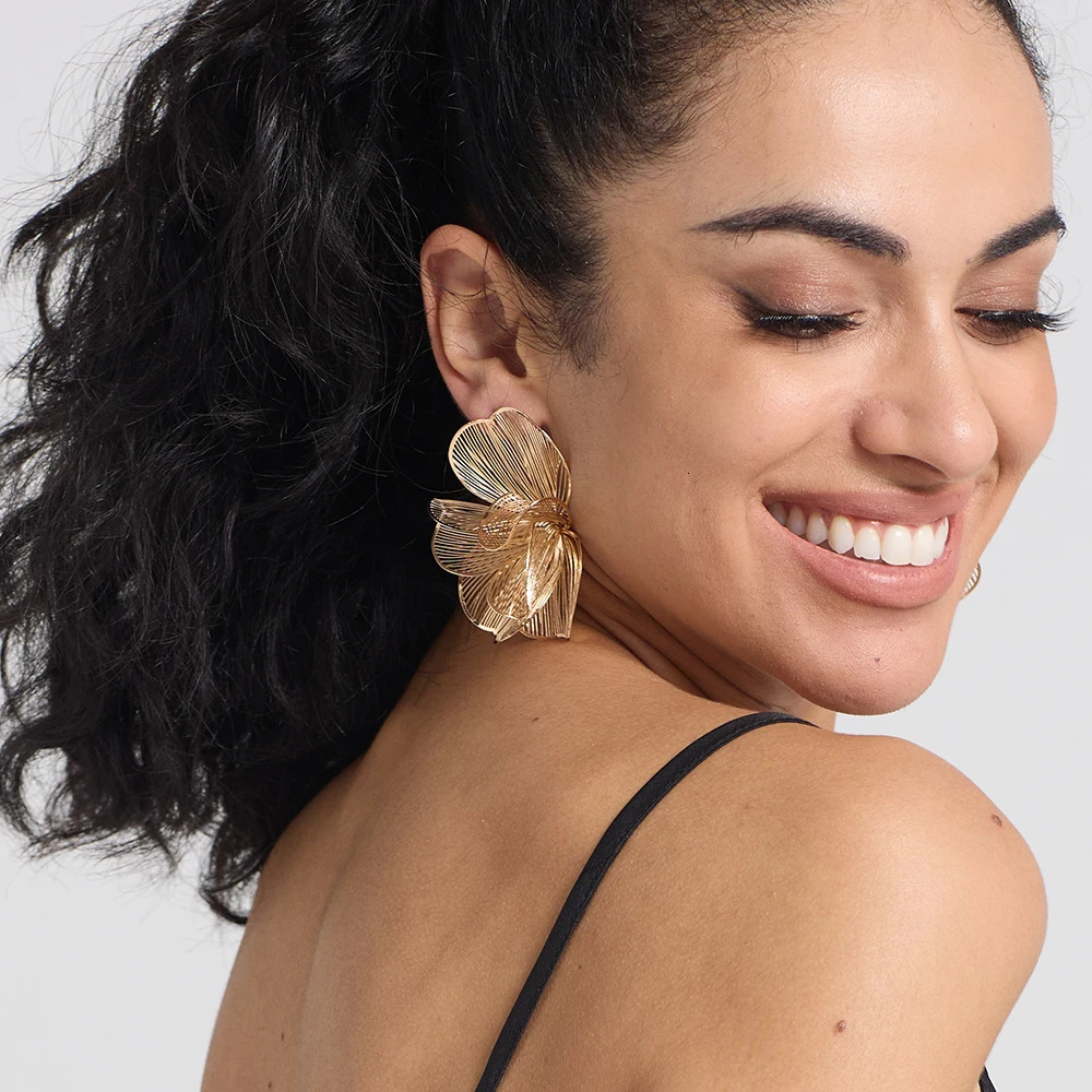 Fashion Hollow Flower Petal Drop Earrings for Women Korean Simple Gold Color Leaf Floral Earring Party Wedding Jewelry 251016