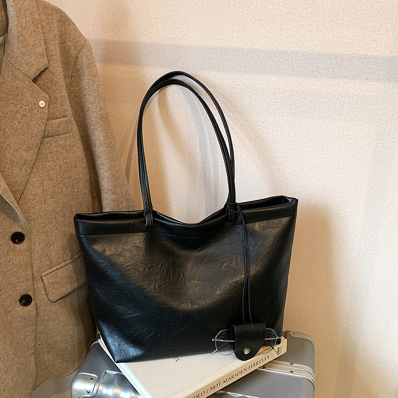 2025 Spring New Fashionable Women's Compact Phone Bag Autumn Large Capacity High end Student Versatile Leisure Minimalist and Niche Shopping Comm