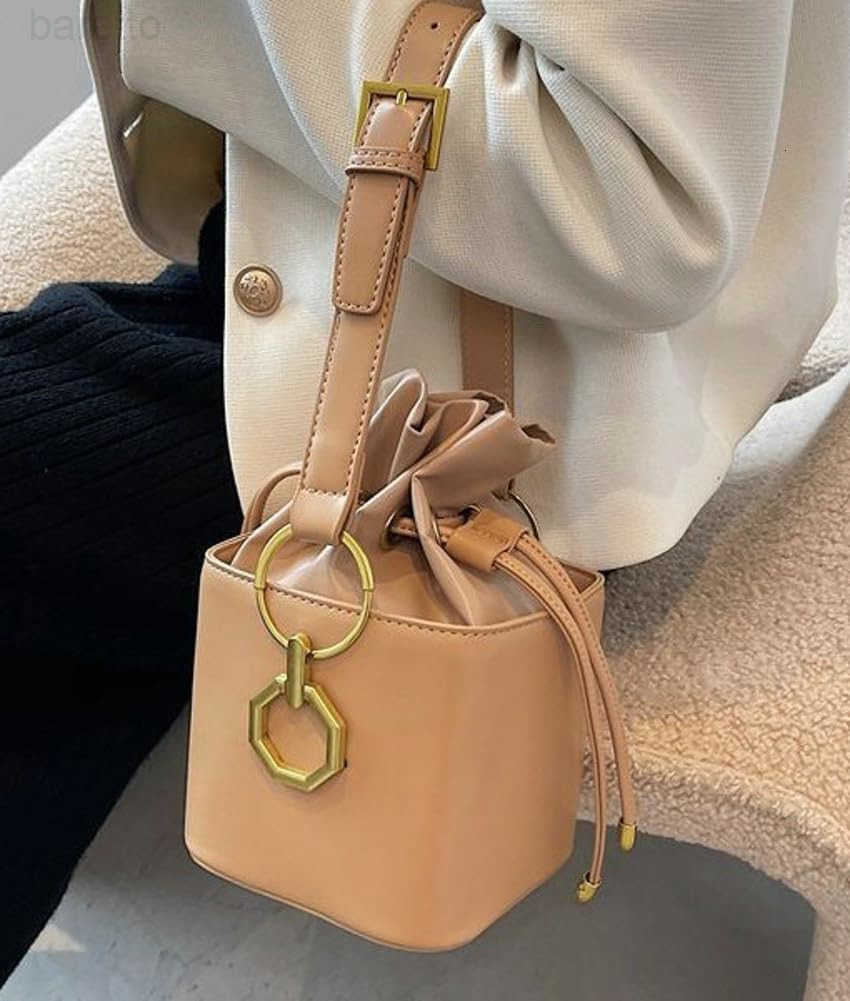 Casual Bucket Bag Trendy Crossbody Bags For Women Vegan Leather Handbags Elegant Clutch Purses Womens Evening Bag Z251016