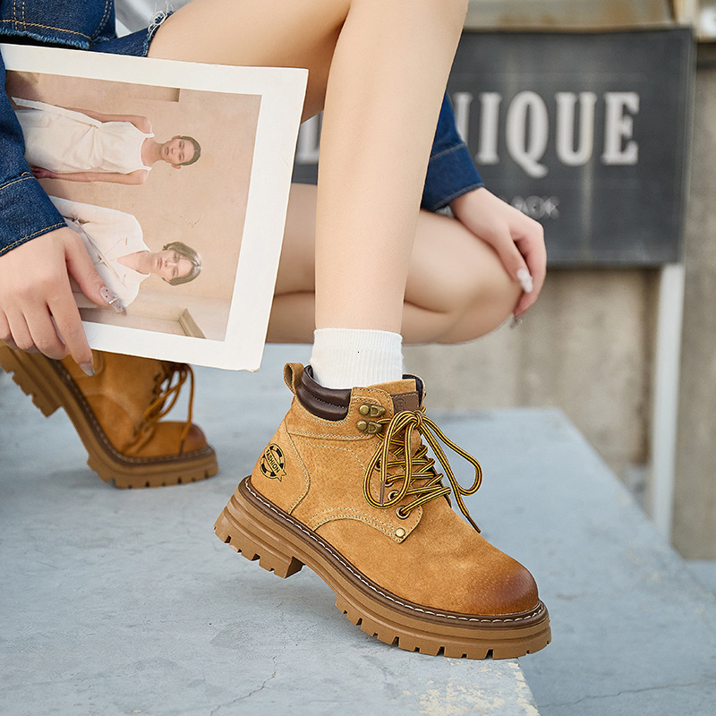 Designer's genuine leather yellow boots for autumn and winter 2025 new men's shoes, British style short boots, thick soled Martin boots, wom