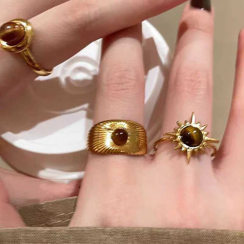 Vintage Brown Stone Rings for Women Girls Sun Irregular Gold Color Aesthetic Ring Fine Jewelry Fashion Party Accessories Gifts Z251017