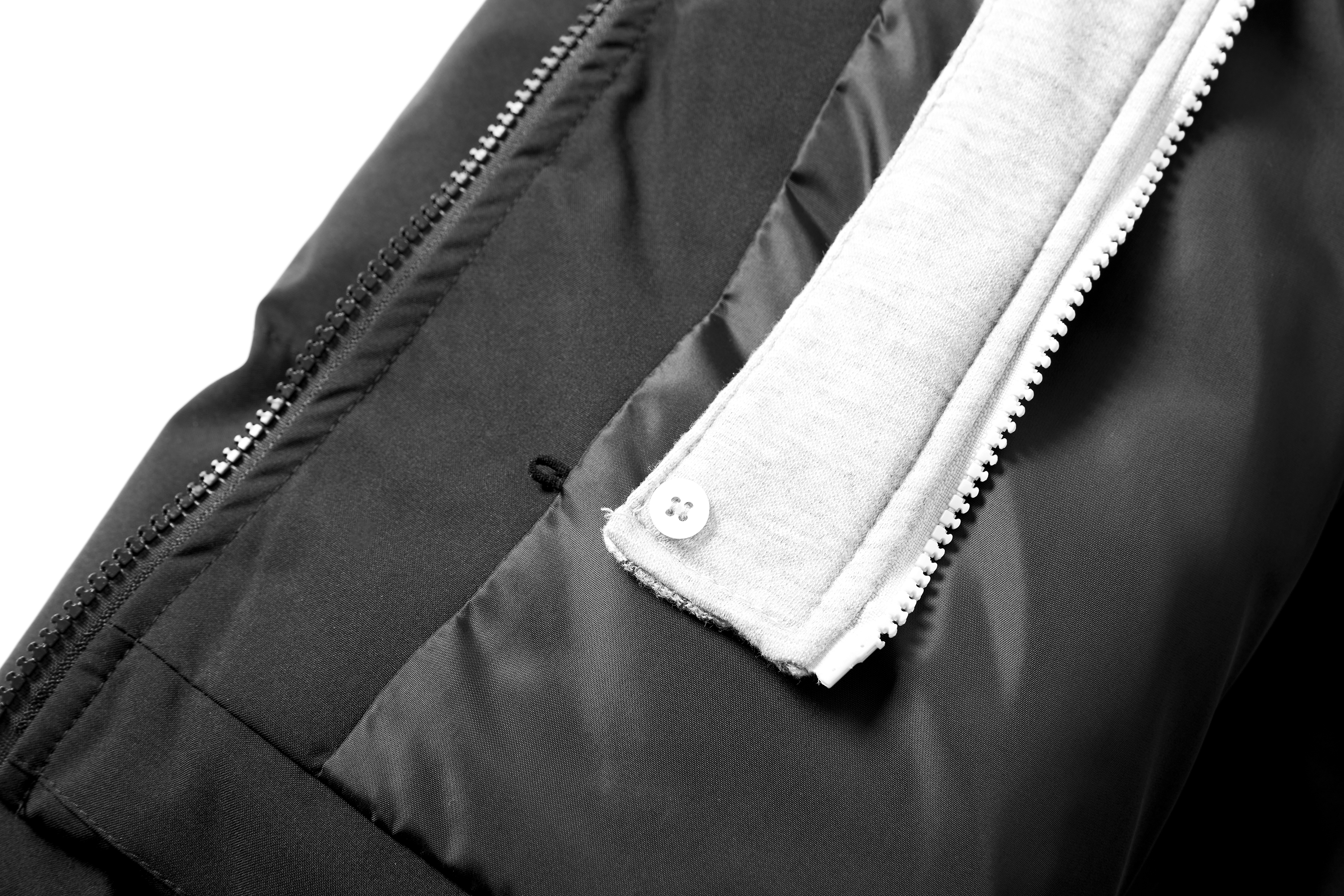 Lightweight and Stylish Couple's Puffer Jacket: Stay Warm in Style