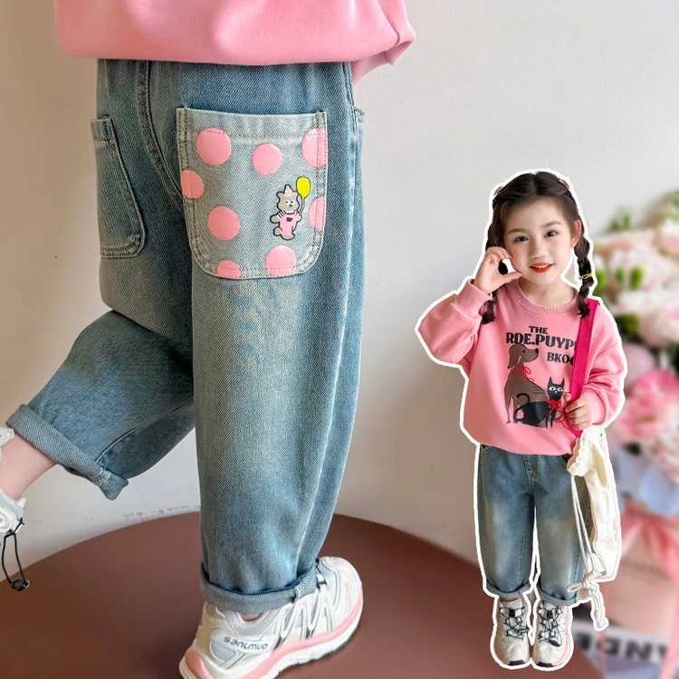 Girls Cartoon Pocket Jeans 2025 Spring and Autumn New Children Loose Korean Baby Casual Girl Fashionable Radish Denim PantsT251017