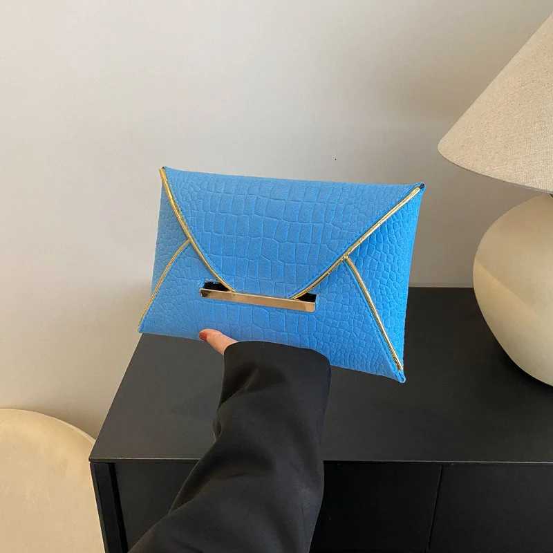 Women Luxury Clutches2023 Spring And Summer Trend Color Contrast Personalized Envelope Bag Fashion Simple Foreign Hand Grab Bag Z251017
