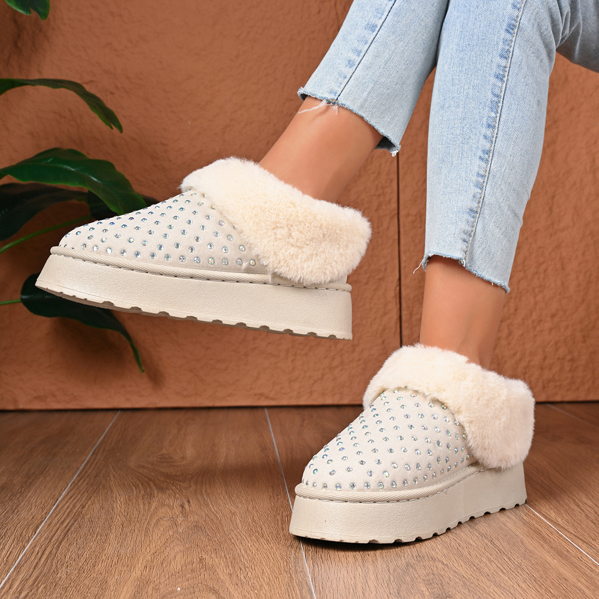 Short Calf Length Heel Boosted Cozy Wool-Lined Treads For Female Adventurers