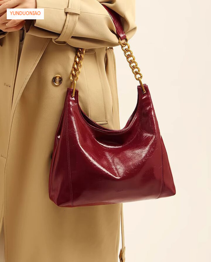 Autumn and winter new minimalist style designer bag new glossy leather red women's shoulder bag fashion trend luxury handbag