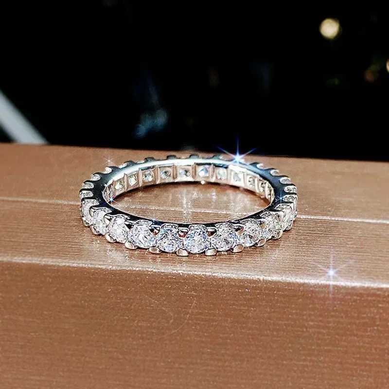 2025 New Starry Sky Full Circle Zircon Womens Ring Paired with Sparkling Light Luxury Fashion Jewelry AccessoriesW251017