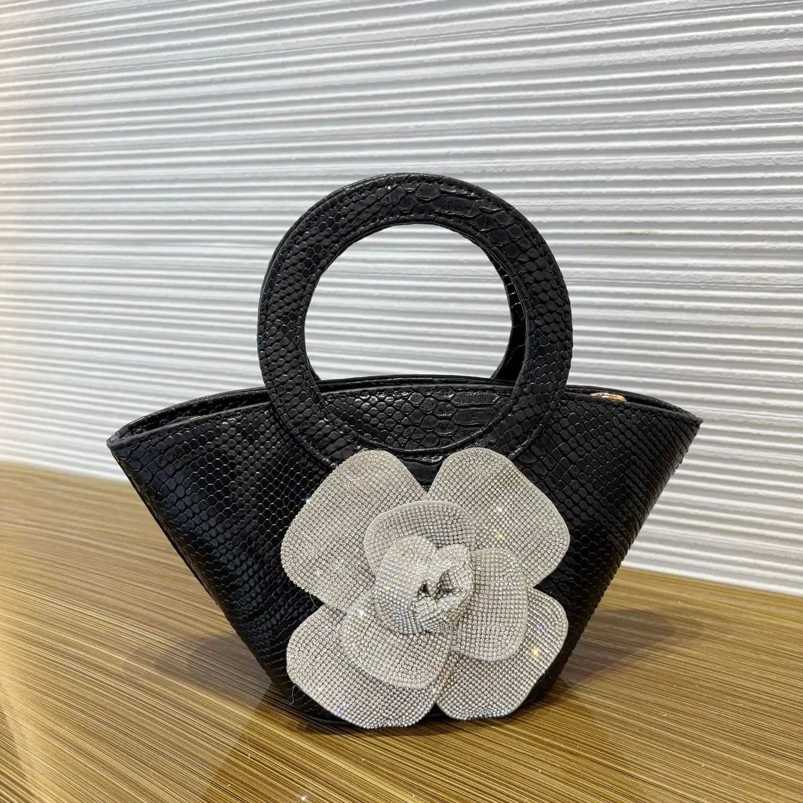 2025 New Designer Luxury Diamond Inlay Crocodile Bags Womens Handbags Fashion 3D Decal Versatile PU Leather Chain Shoulder Bags Z251017