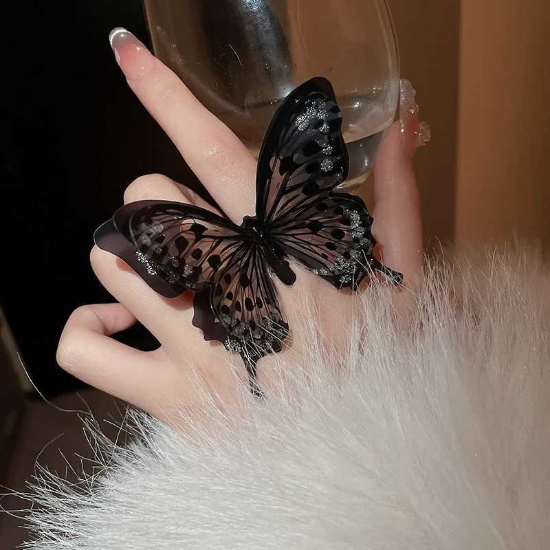 Punk Style 3D Large Butterfly Ring for Women Fashion Exaggerated Adjustable Animal Finger Rings Gothic Halloween Jewelry Gifts Z251017