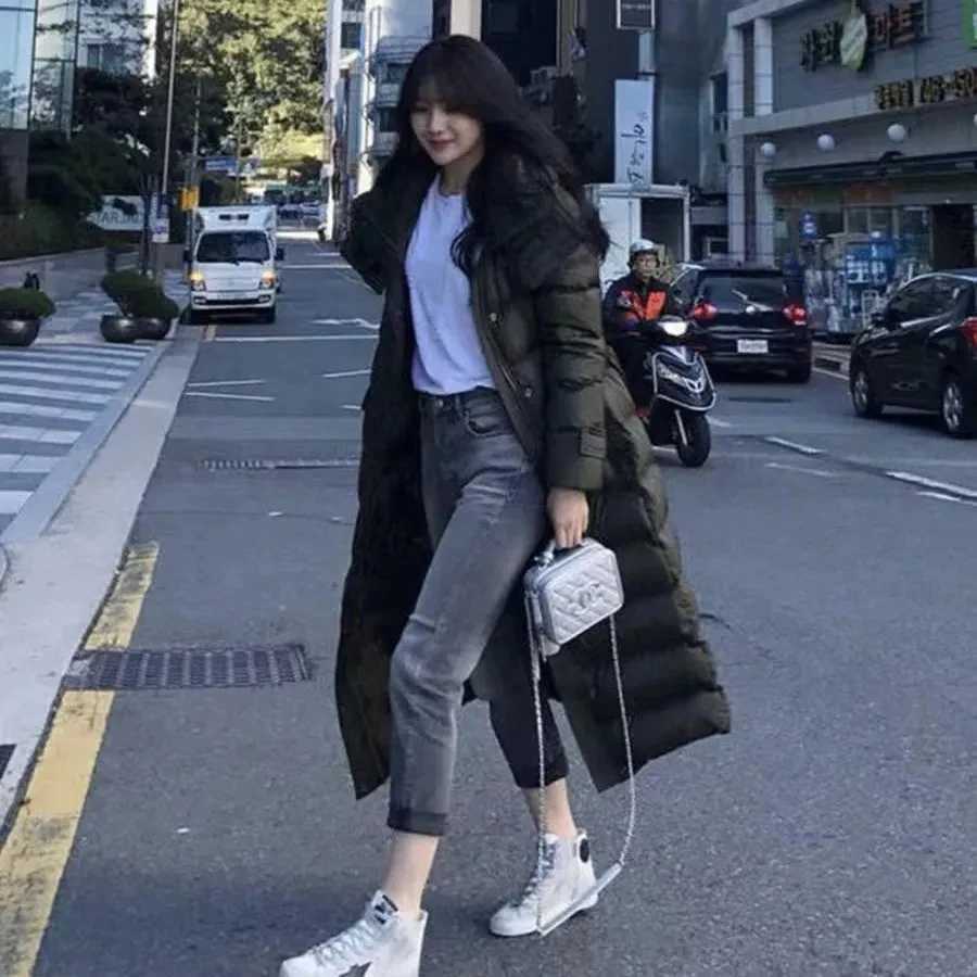 Black duck down Hooded Coats Winter 2025 New Fashion Womens Slim Warm Pike Down Jacket Female With Waist belt Long Overcoat W251016