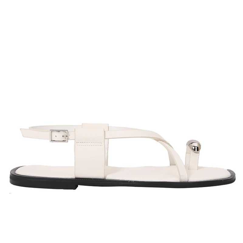 Square Toe Buckle Women Flip Flops Cross Tied Metal Decoration Sandals Fashion Comfortable Plus Size Women Vacation Beach Shoes Z251015