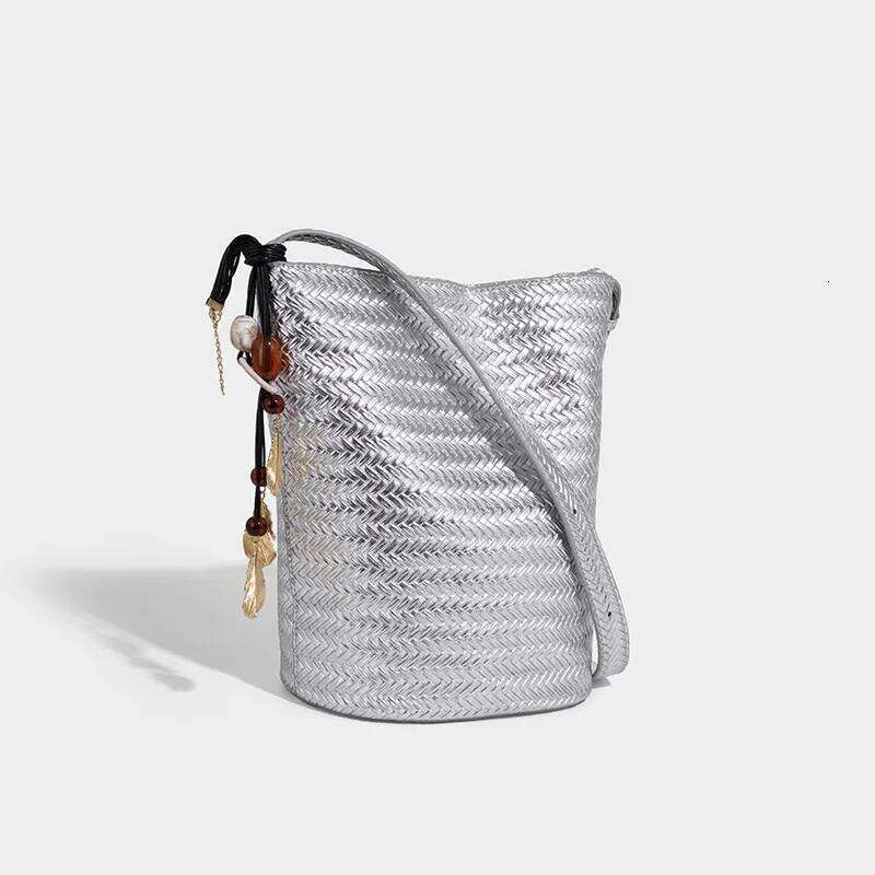 Handmade Woven Shoulder For Women Vegan Leather Tote Bag Beach Travel Handbags And Purses Designer Basket Bucket Bags