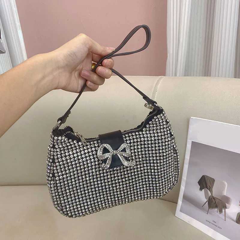 Full of water Diamond Celebrity Personality Pillow Bag Banquet Bento Boston Pearl Clutch Messenger Bag Z251017